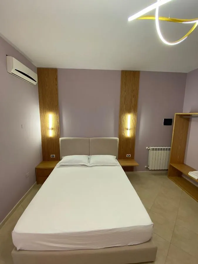 Hotel Kaloshi Mezez Albanien
