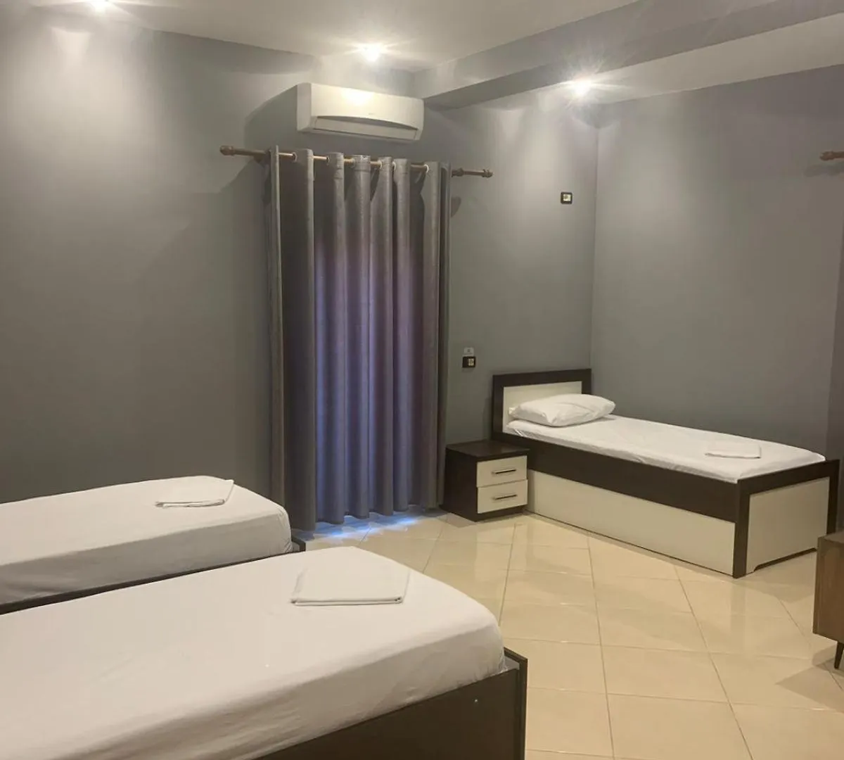 Hotel Kaloshi Mezez