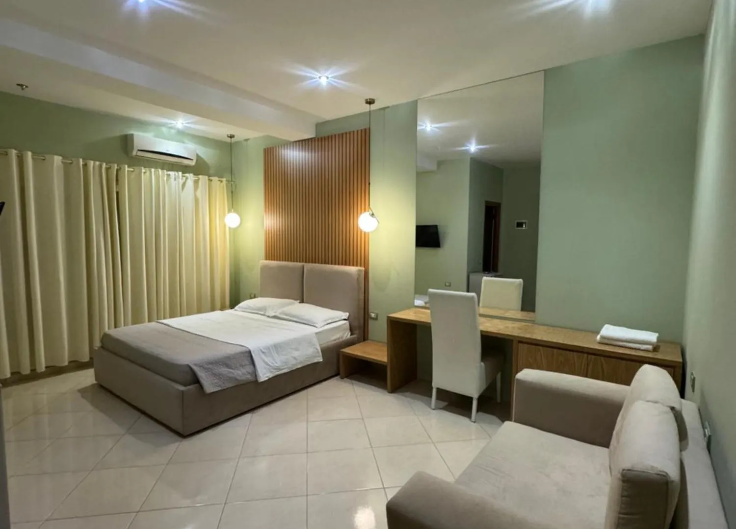 Hotel Kaloshi Mezez 4*,  Albanien