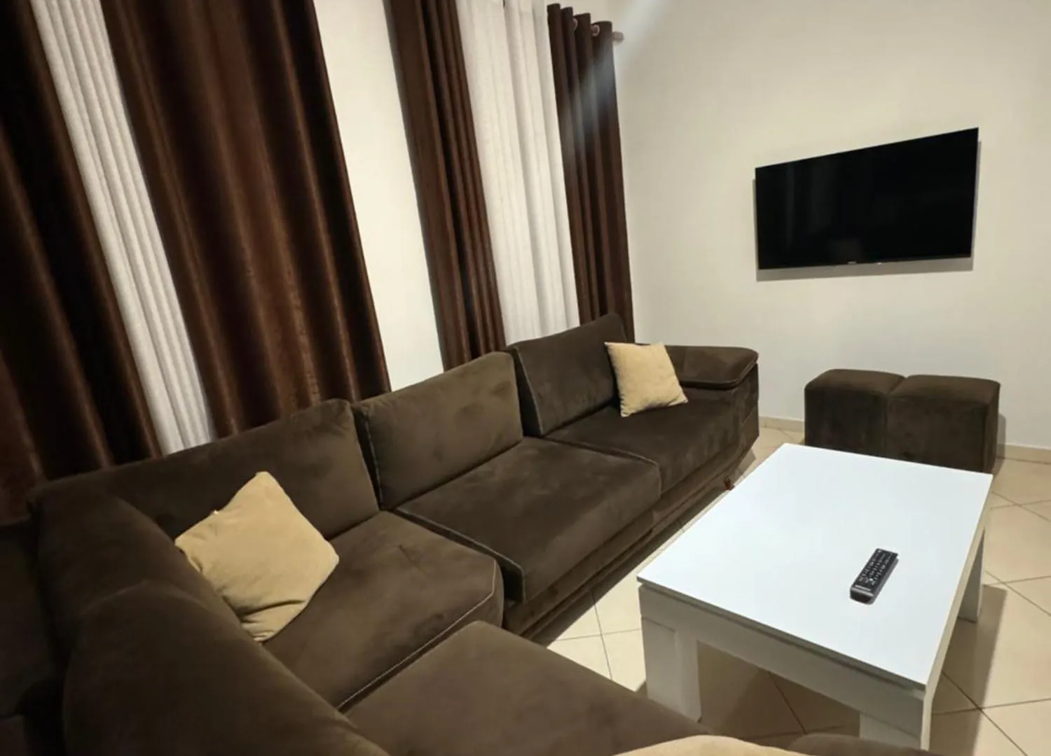 Hotel Kaloshi Mezez Albânia
